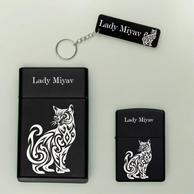 Kedi Desenli Kişiye Özel Isimli Metal Sigara Kutusu, Benzinli Çakmak ve Anahtarlık Seti